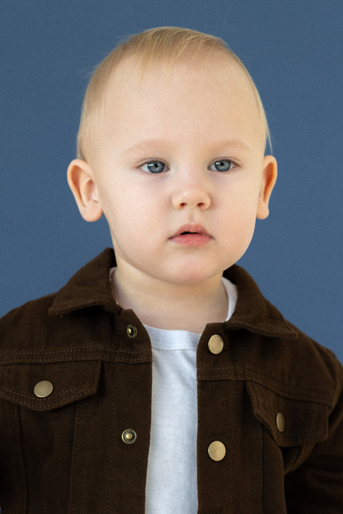 Елисей Бахарев as Слава