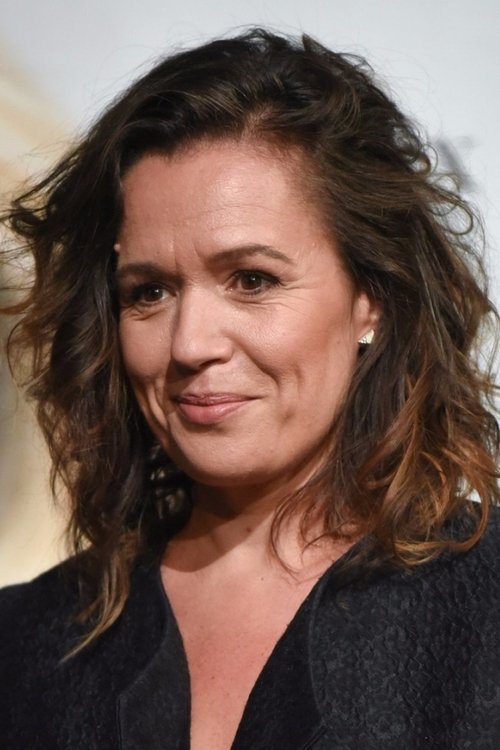 Delphine Gleize as La mère de Vincent