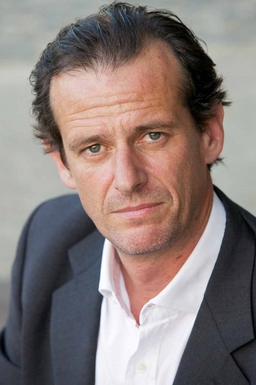 Federico Scribani as Judge Isernia