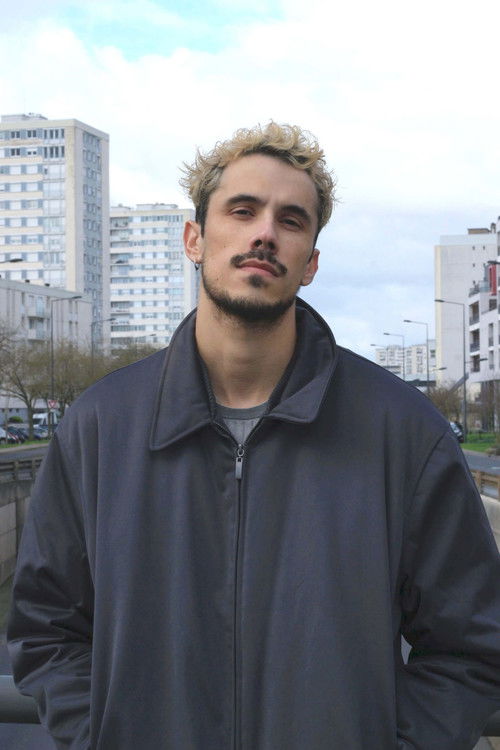 Geoffrey Soto as Homme 1