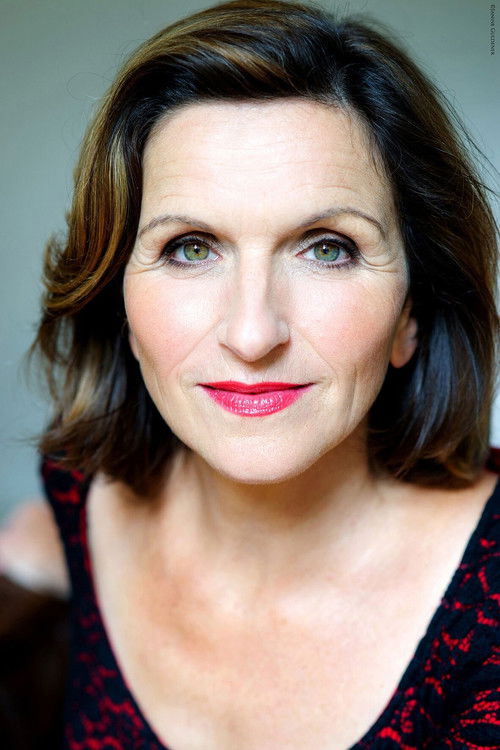 Eva Mannschott as Barkeeperin