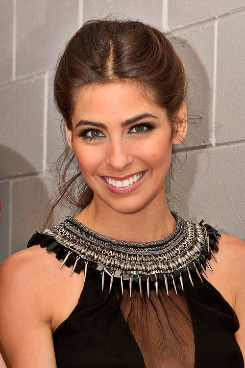 Ariadna Romero as Pilar