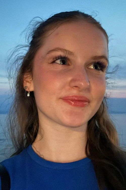 Laura Barbić as Tina