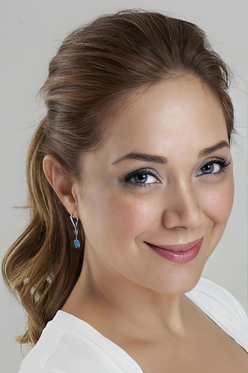 Didem Erol as Jenny Gibson (as Didem Erol)