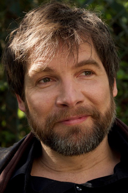 Johannes Oliver Hamm as Charles Delvert