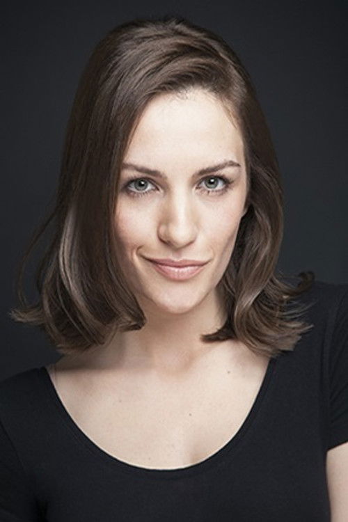 Rana Büyükyılmaz as Gelinlikçi