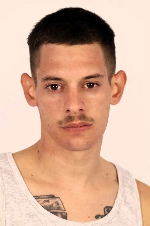 Martín Páez as Salva