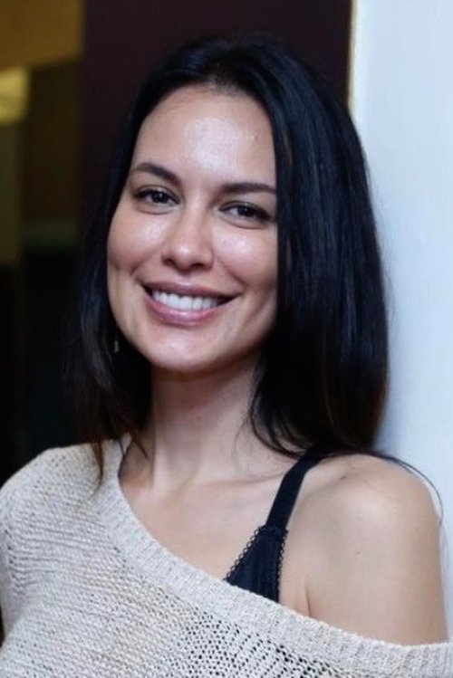 Sophia Latjuba as Saras (Segment: Cicak Di Dinding)