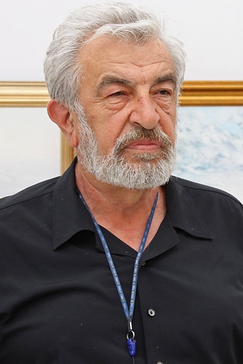 Ștefan Sileanu as boatman Pavelescu