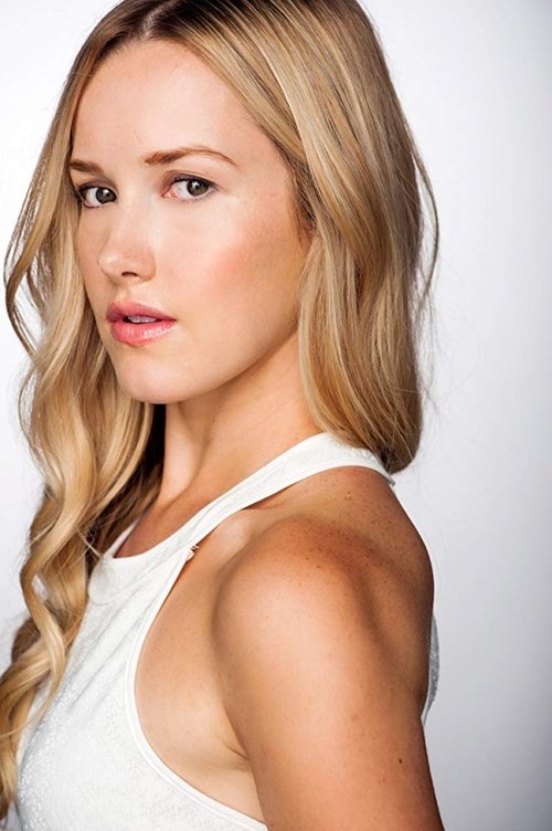 Lily Delamere as Maddy