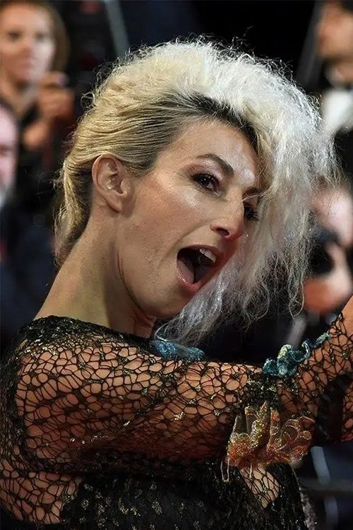 Romina Iniesta as Psiquiatra