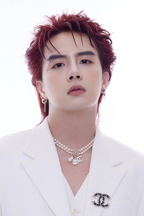 Duy Khánh Zhou Zhou as MC chương trình ca nhạc