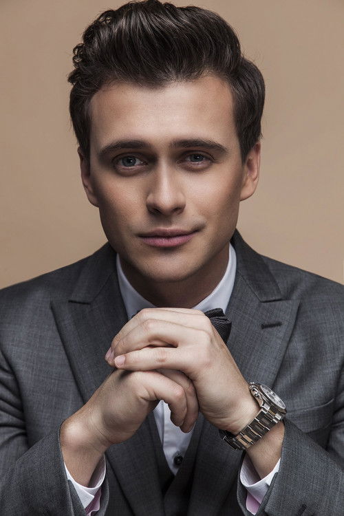 Oleksandr Skichko as Artur