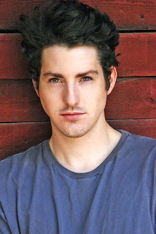 Sean Flynn as Lee Earnshaw