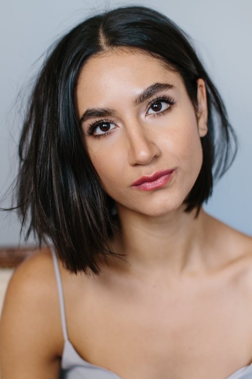 Nikohl Boosheri as Julie