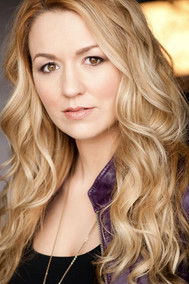 Nina Fischer as Schneeweißchen