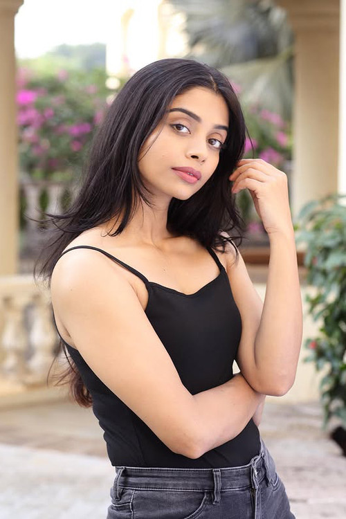 Shweta Naagar as Shazia