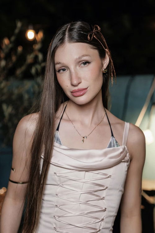 Yami Safdie as Yami Safdie