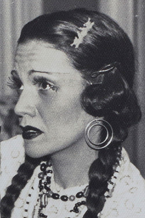 Alma Flora as Noêmia