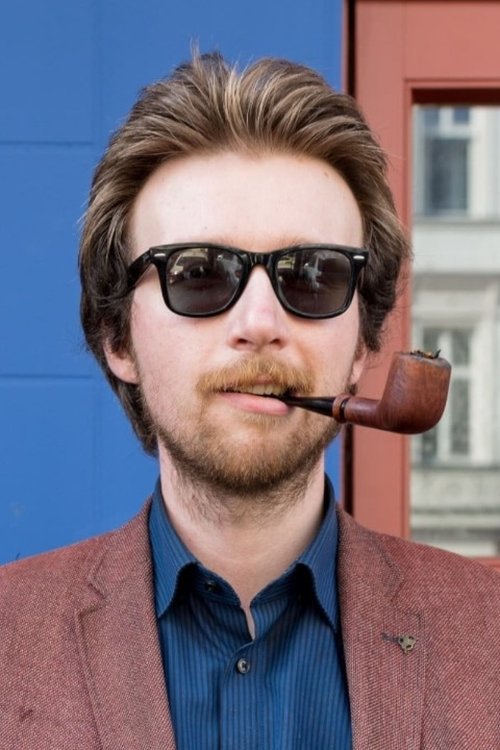 Daniel Zander as The Scryer (Segment « Scrying Session #1 »)