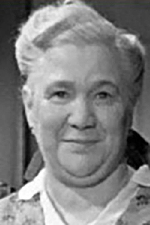 Olga Porudolinskaya as Nadezhda Pavlovna