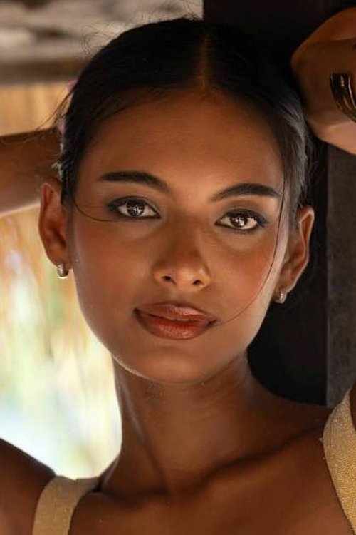 Alisa Arunahiran as Chariya