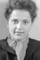 Agathe Poschmann as Anna, seine Tochter