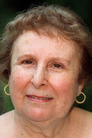 Agustina Bessa-Luís as Dama Texto