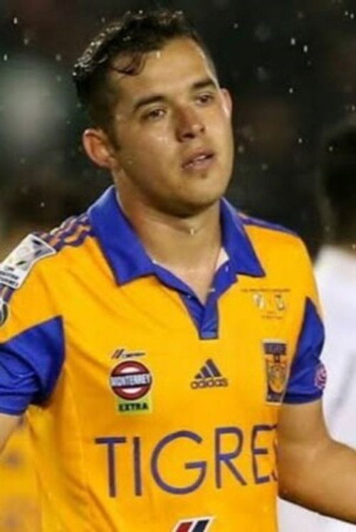 Israel Jiménez as Self