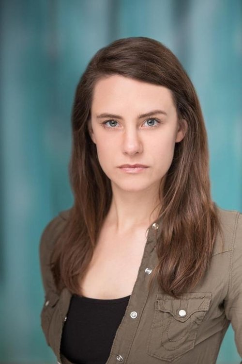 Callie Bussell as Lietenant T'Mar