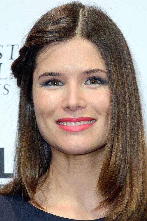 Flavie Péan as Chloé Becker a partir de l'épisode 2