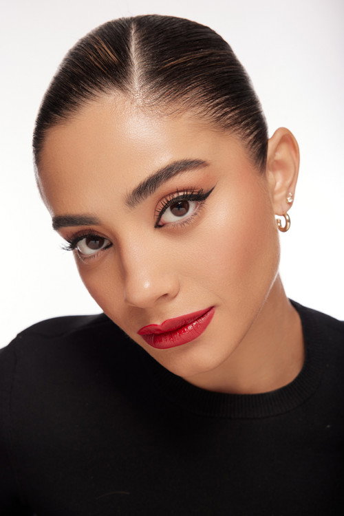 Shahar Hauon as מזל טוב / עליזה