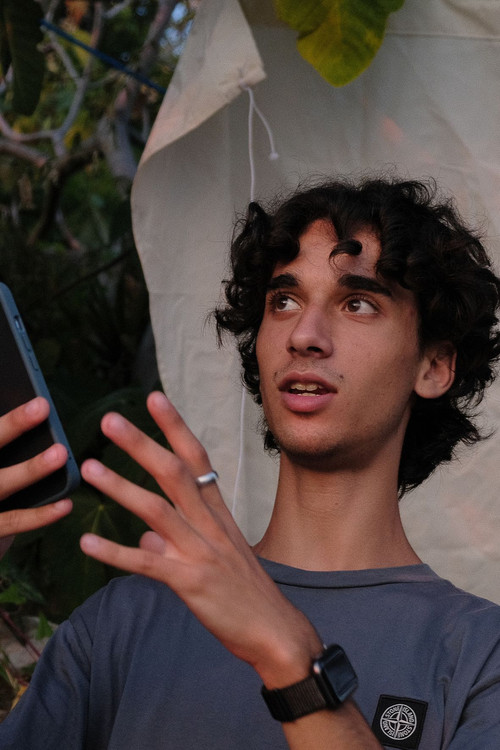 Giovanni Vestri as Ricky