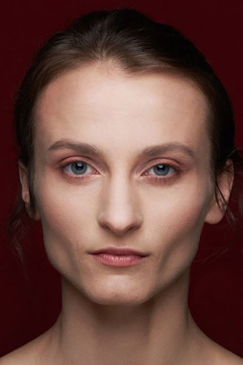 Magdalena Fejdasz as M