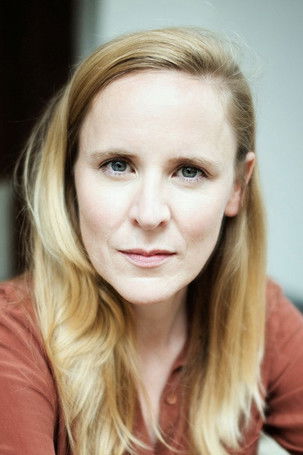 Anna-Katharina Müller as Anna