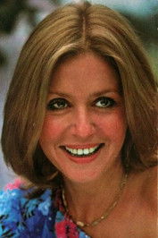 Danielle Volle as Anne