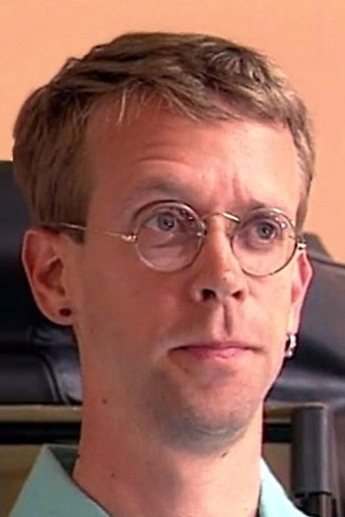 Al Eingang as Merle, His Dresser