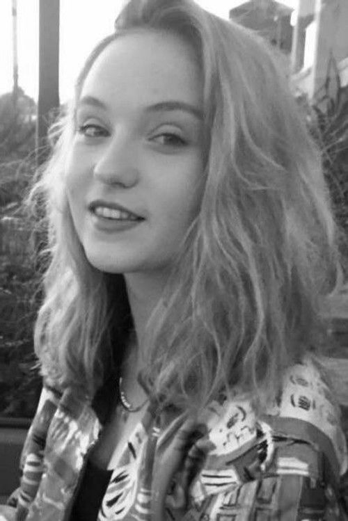 Isabella Parriss as Cobweb