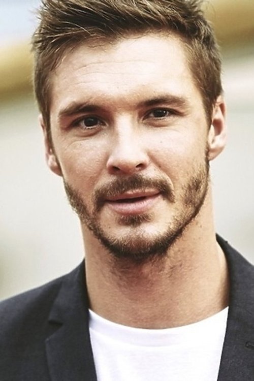 Mikołaj Roznerski as Rafał