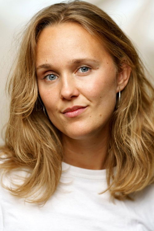 Amalie Drud Abildgaard as Pil