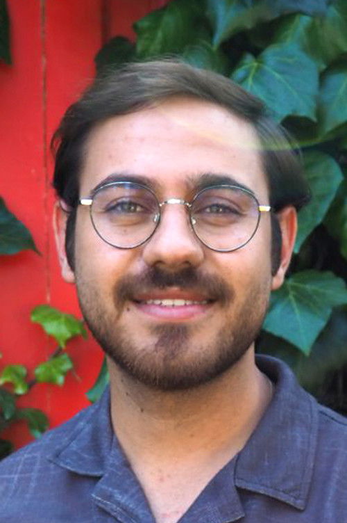 Bektaş Dolu as Neşet Ertaş (Genç)