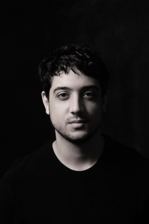 Inderveer Sodhi as Samar Khan / Zeitgeist