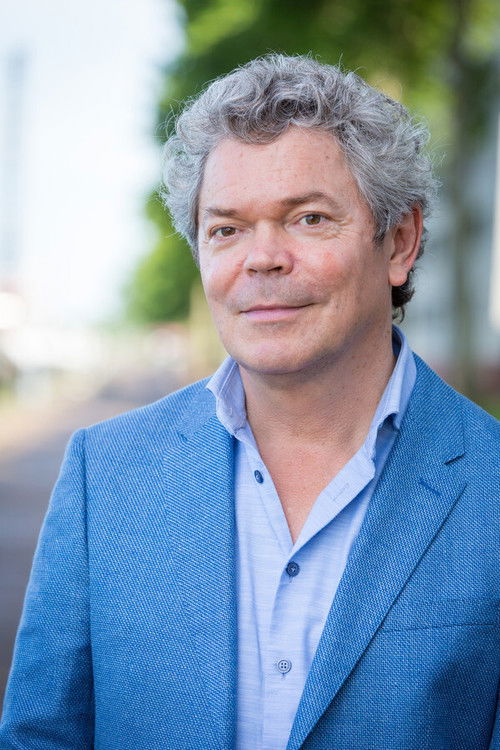 Coen Verbraak as Interviewer