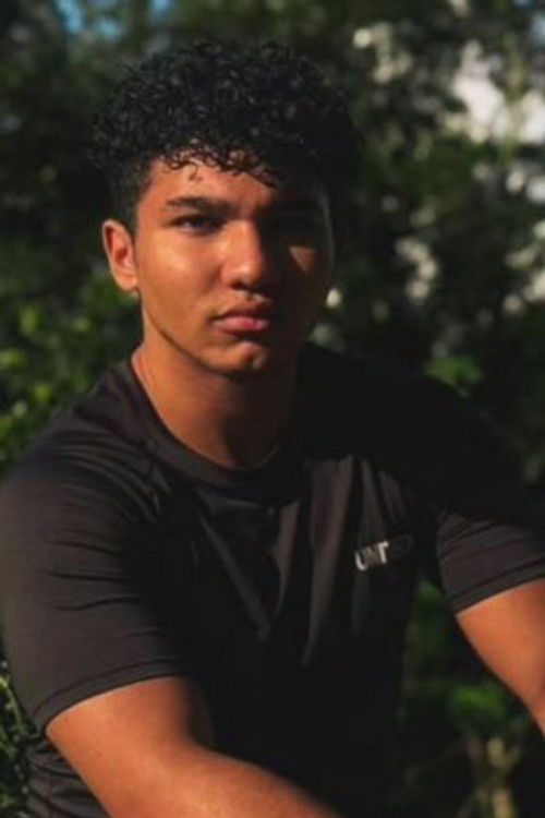 Matheus Capellete as Miguel