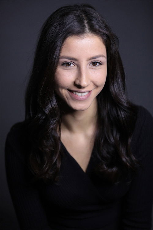 İzel Demirhan as Betül / Serap's Friend