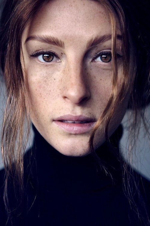 Amber Jean Rowan as Lauren