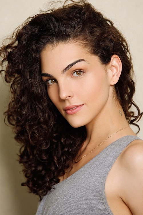 Julia Konrad as Marta