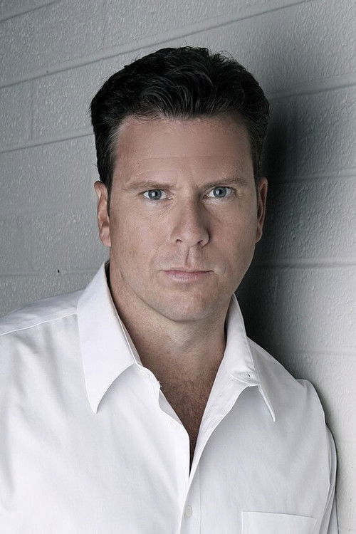 Shem von Schroeck as Bass