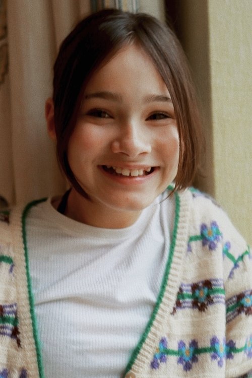 Frankie Corio as Sophie