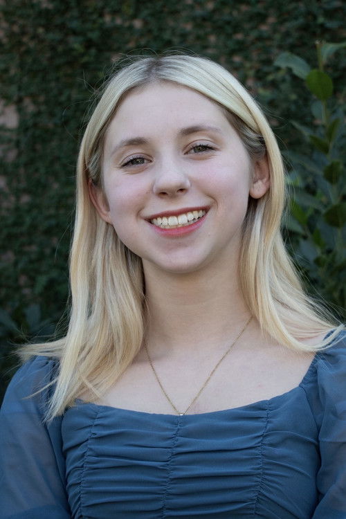 Payton Howard-Ninkovich as Cassie Madden